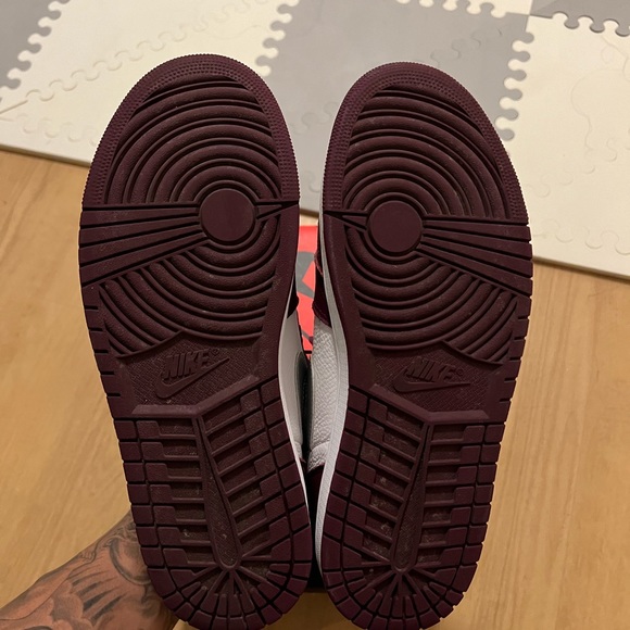 Jordan 1 High Retro “Bordeaux” size 10.5 - Picture 5 of 6